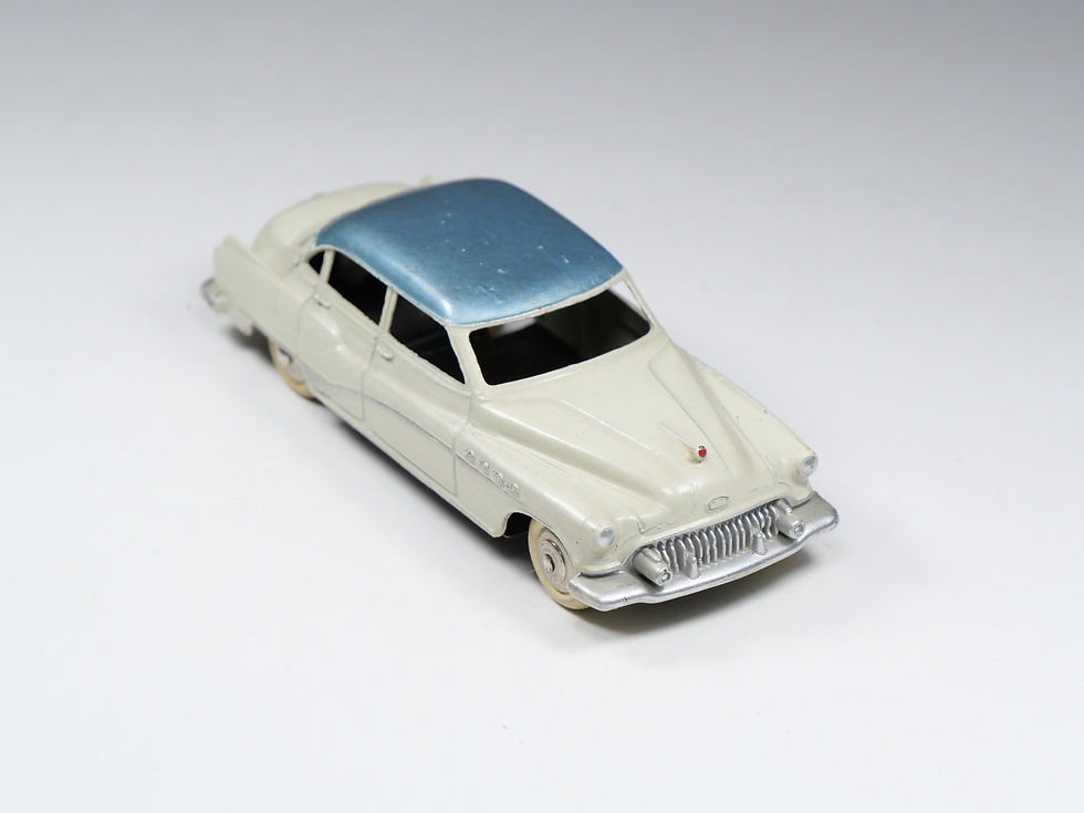 Thumbnail: DINKY TOYS FRANCE - 24V - Buick Roadmaster - Ivoire toit bleu métallisé En boite