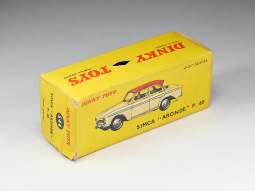 Dinky toys France - Simca P60, couleur grise (légers éclats), bel état Dinky toys France - Simca P60, couleur grise (légers éclats), bel état