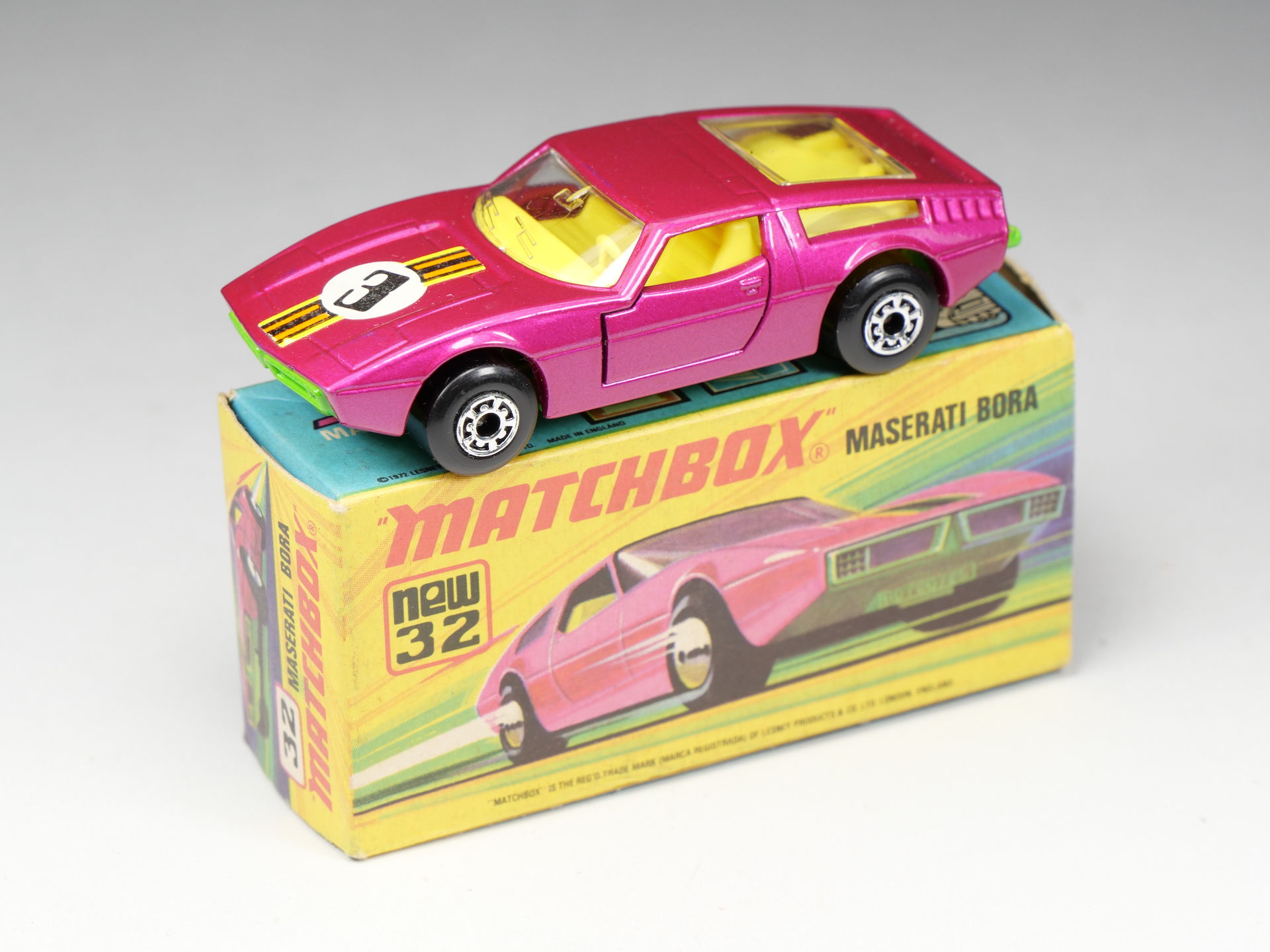 MATCHBOX SUPERFAST - 32 - Maserati Bora - Magenta N°3 - En boite