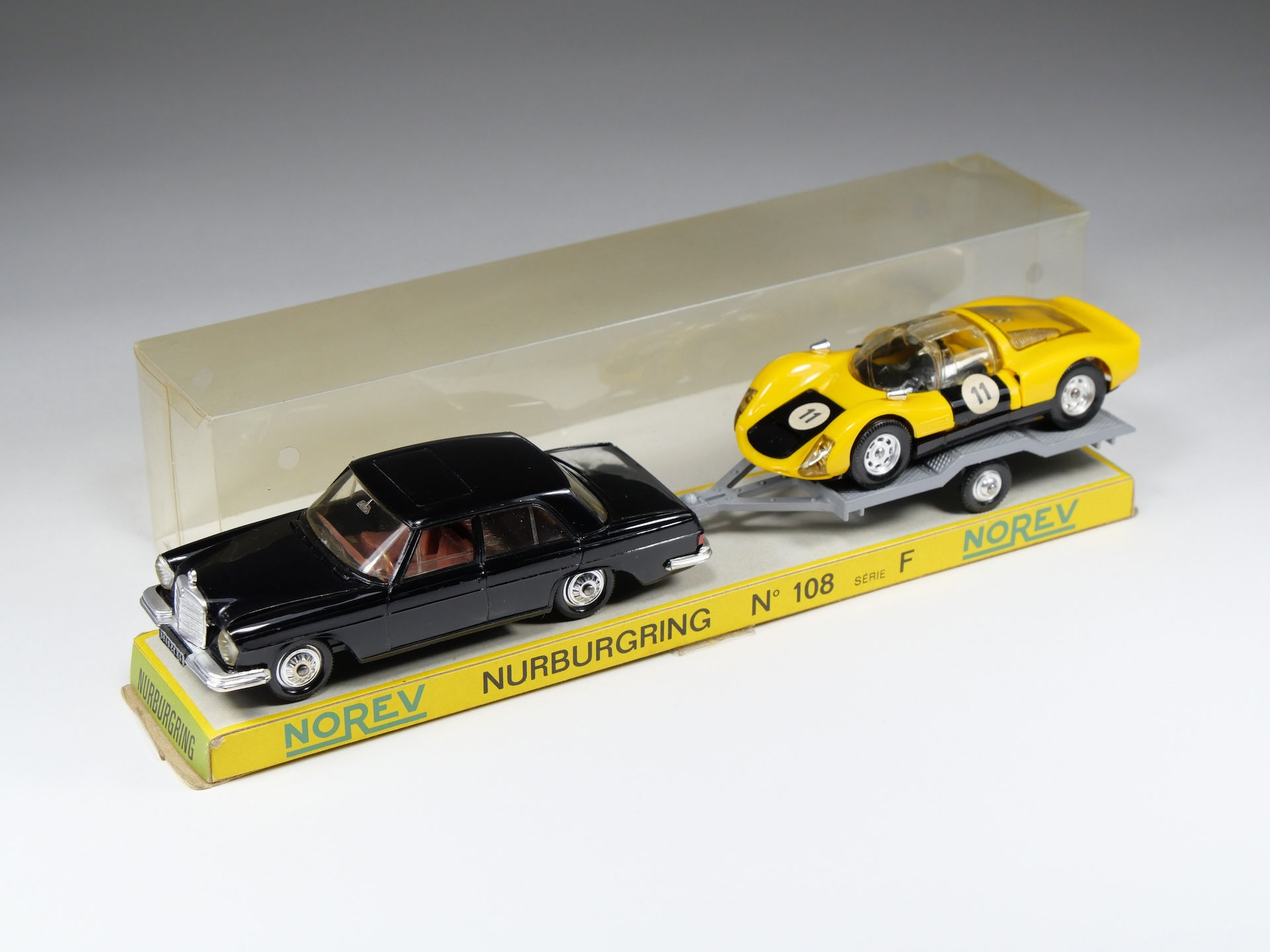 NOREV - 108 - Nurburgring - Mercedes 250 SE et Porsche Carrera 6 -  En boite