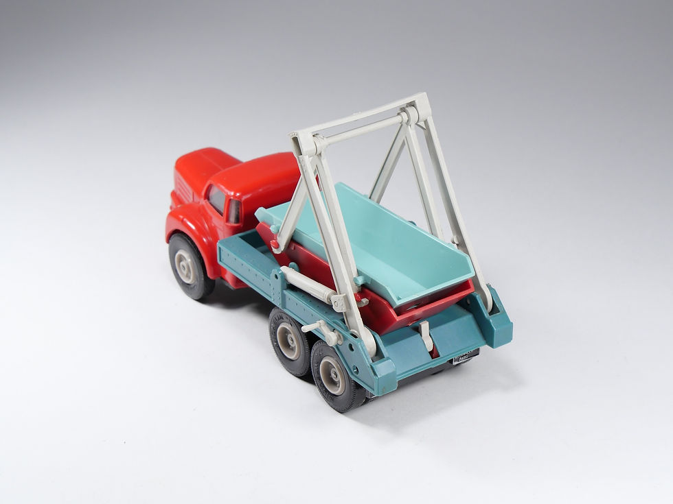 Thumbnail: NOREV - 116 - Berliet TBO 15 Multibenne - Rouge et bleu - En boite