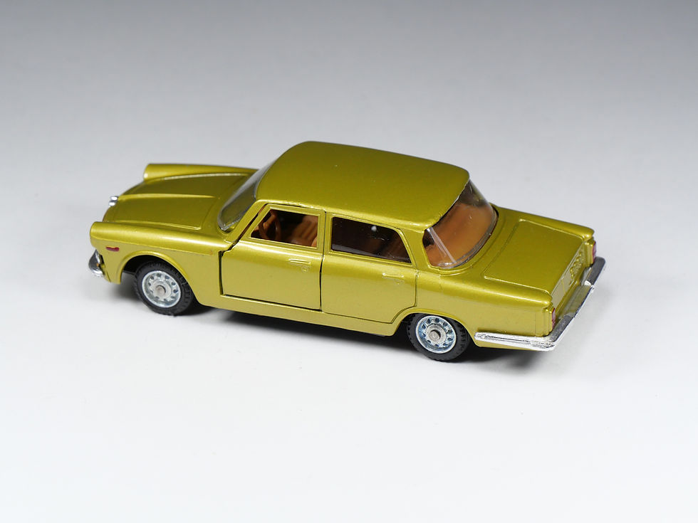 Miniature : MEBETOYS - A4 - Alfa Romeo 2600 Berline - Jaune Métallisé - En boite