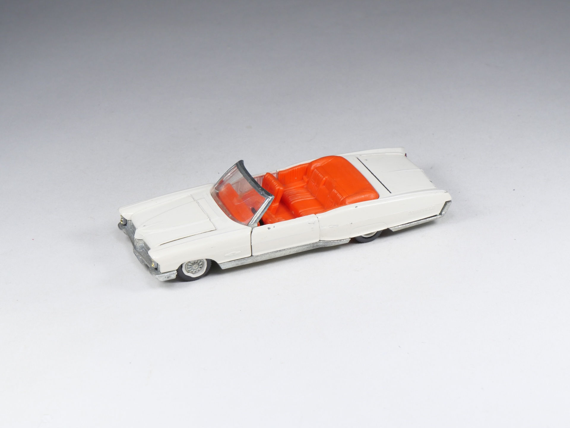 SIKU - V262 - Pontiac Bonneville - 1/43