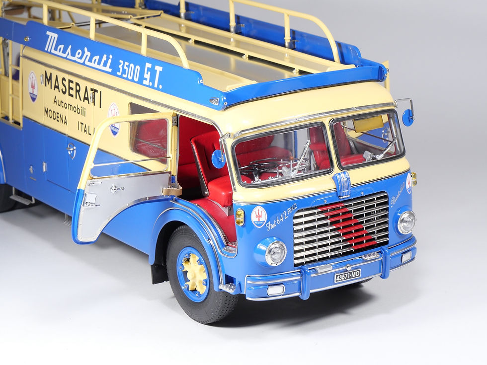 Thumbnail: "CMC - M-097 - Maserati Renntransporter Typ Fiat 642 RN2 Bartoletti 1957