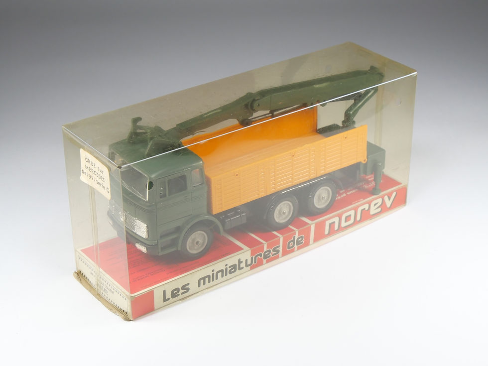 Thumbnail: NOREV - 199 - Grue sur Mercedes LP 2223 - En boite