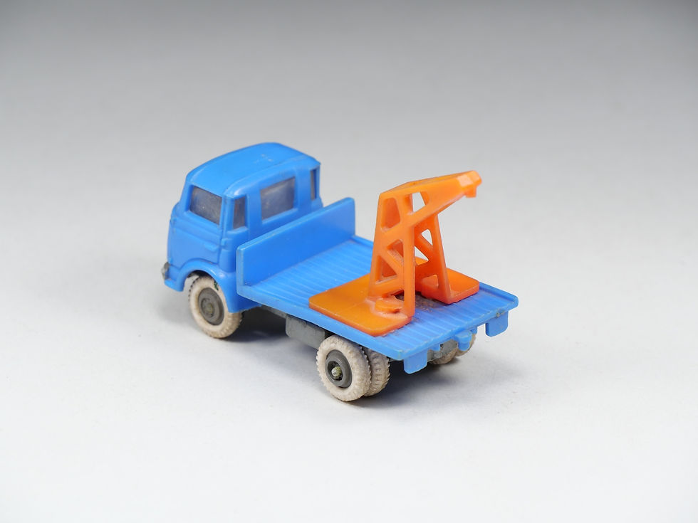 Miniatura: CLE - 2 - Berliet Gak Plateau avec Grue - 1/90