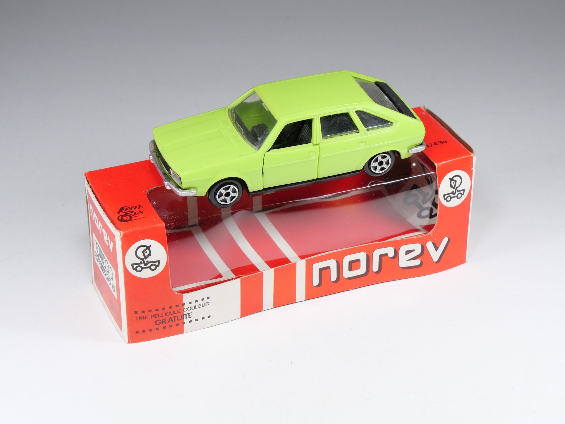 NOREV - PLASTIGAM - 228 - Renault 20TL - Vert pomme - En boite