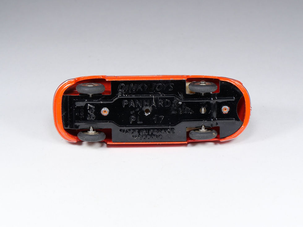 Thumbnail: DINKY TOYS FRANCE - 547 - Panhard PL17 - Orange vif - Second moule - En Boite