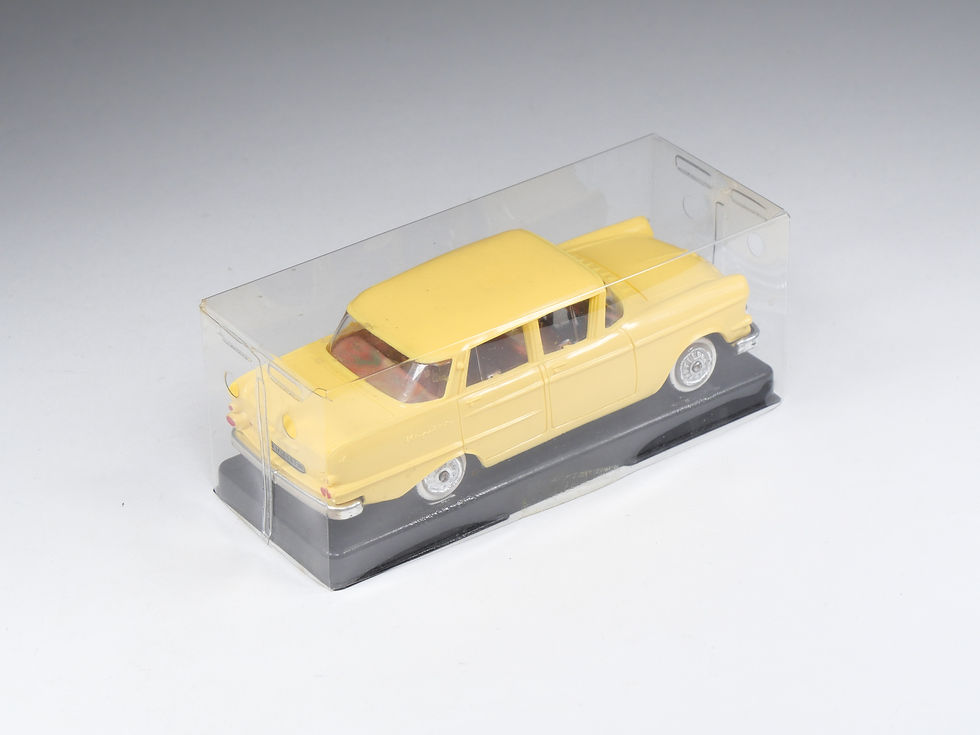 Thumbnail: NOREV - 64 - Opel Kapitan - Jaune Paille - En boite