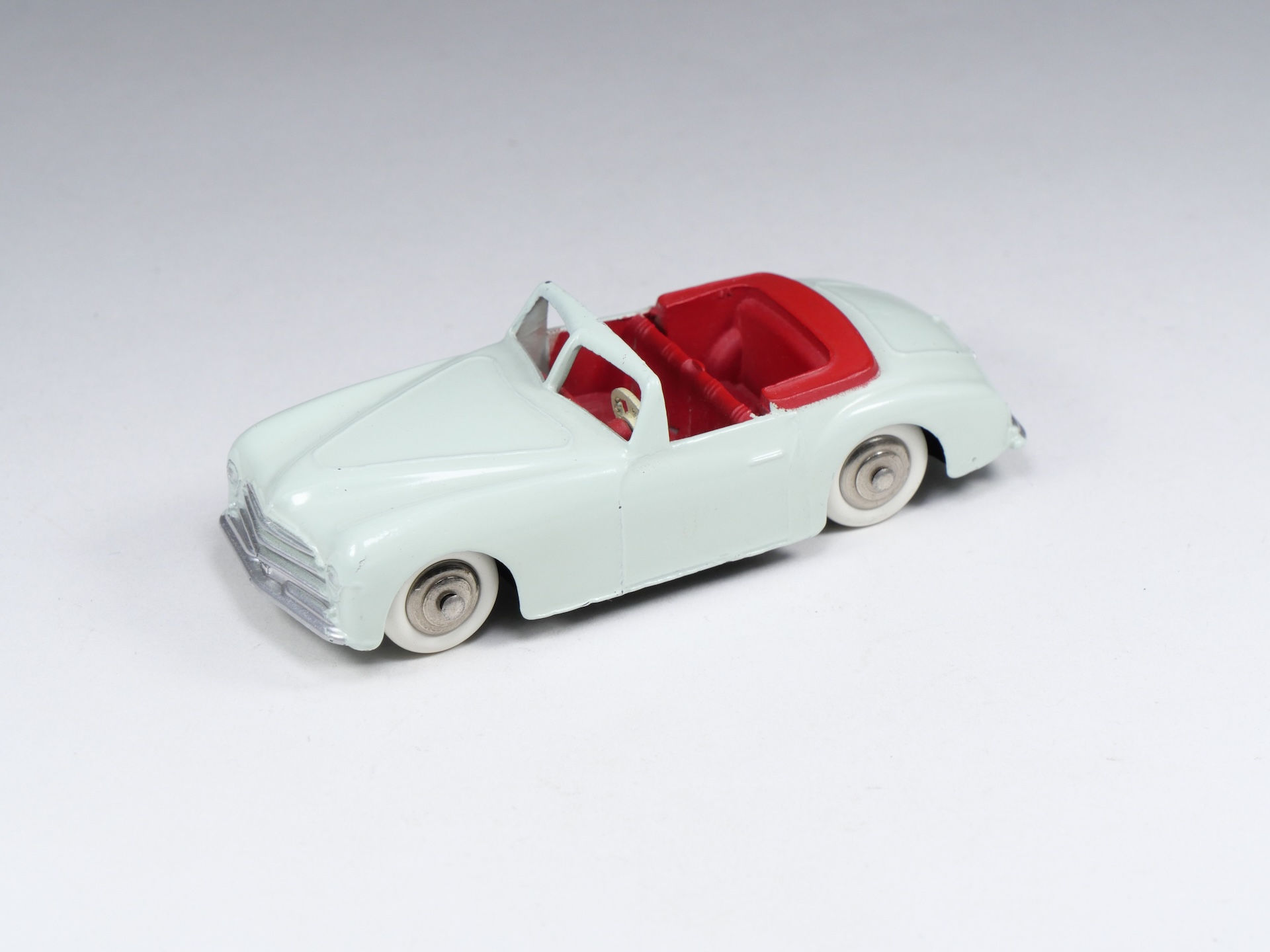 DINKY TOYS FRANCE - 24S - Simca 8 sport - Bleu pale - 1/43