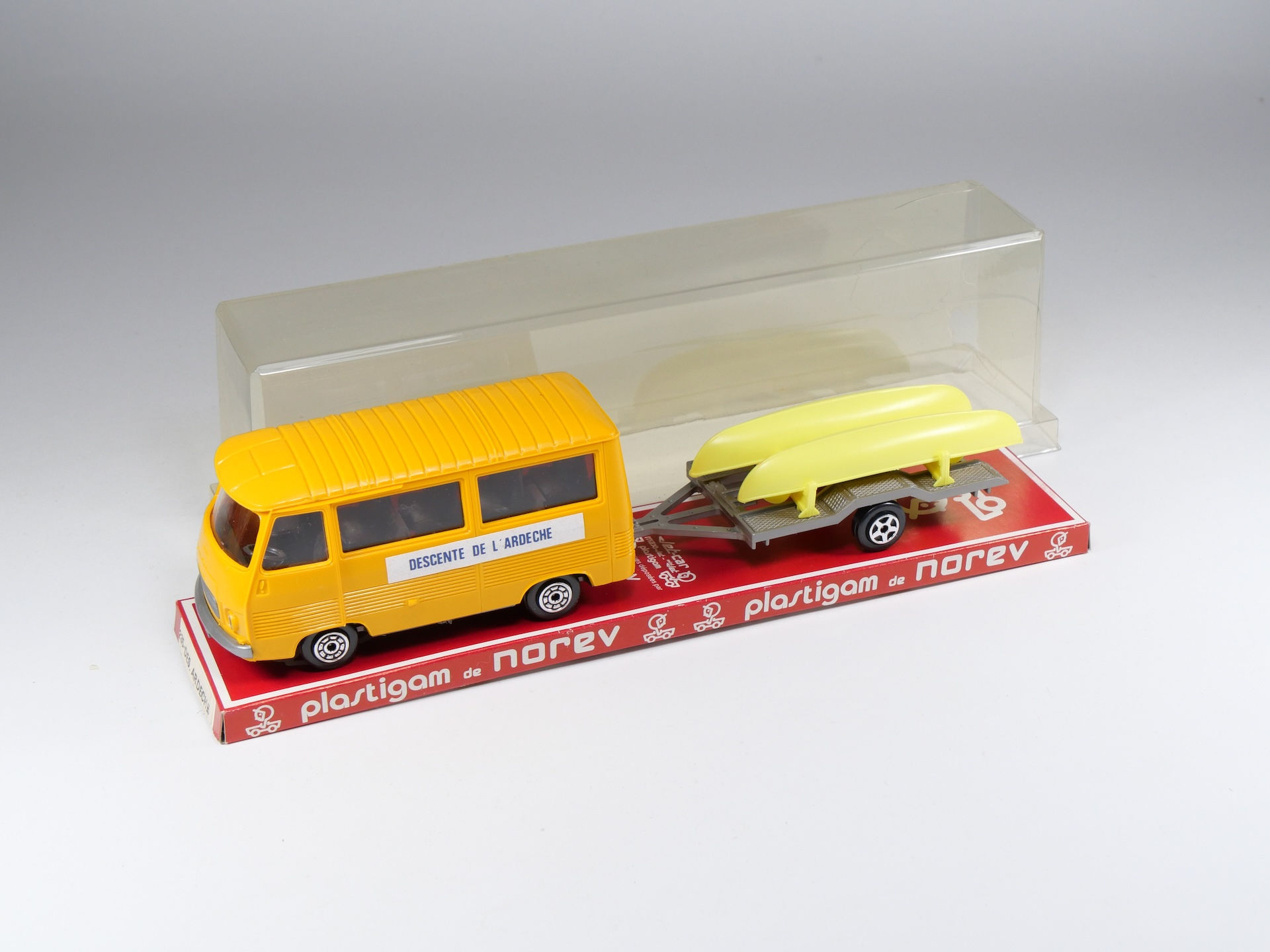 NOREV - 235 - Descente de l’Ardèche - Fourgon J7 Avec remorque - En boite