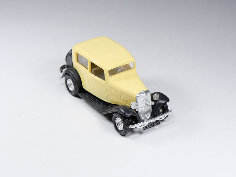 Thumbnail: NOREV - 35 / 30 - Citroen Rosalie 1934 - Jaune Paille - En boite