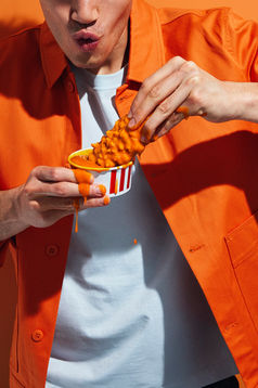 KFC - Kentucky Fried Chicken - Saucy Secreta Campaign - Shot in Mexico City
Production: www.bizzarristudio.com