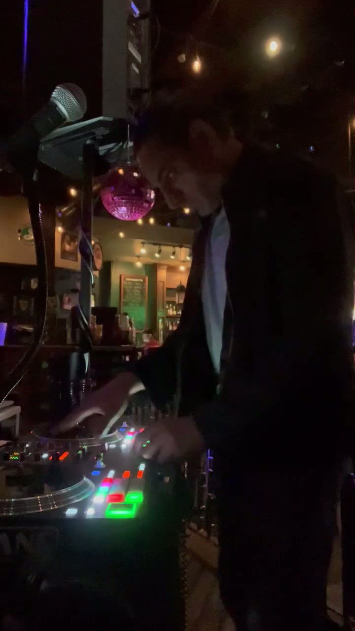 scratchinSunnyMuchaNovia_ThePub_3_20_2026.mp4