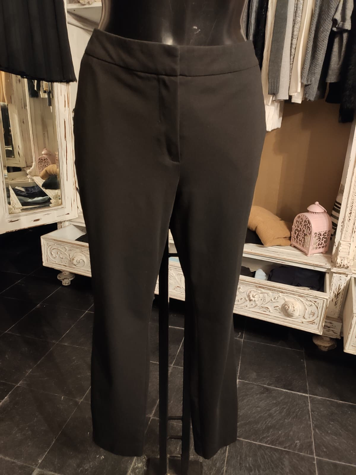Pantalone nero a taglio dritto