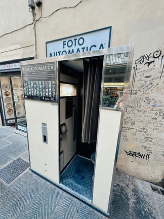 Ретро фотокабина във Флоренция