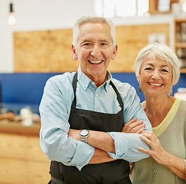 ce-restaurant-decide-dembaucher-que-des-seniors-de-plus-60-ans.jpg