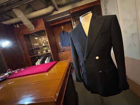 広島のオーダースーツTheMyWayで仕立てたネイビーブレザー