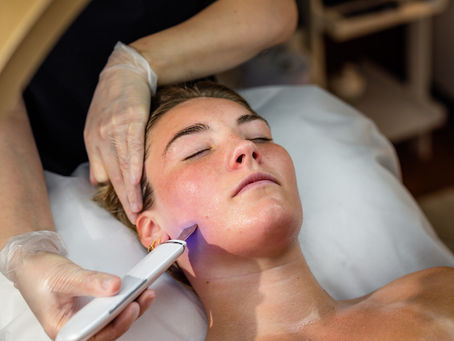 Deep Cleansing Facial with Extraction in Dubai
