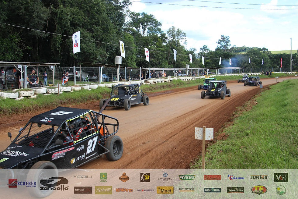 Disputa em corrida de carros