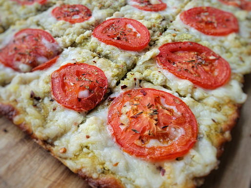 THREE CHEEZ PESTO PIZZA