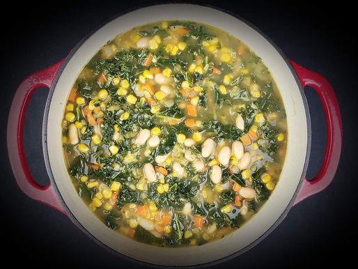 SIMPLE WHITE BEAN CHILI with Quinoa, Kale, Carrots & Corn