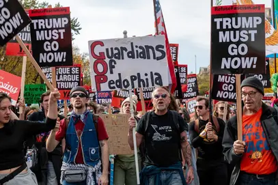 Bode corona music, Refuse Fascism, Trump must go now