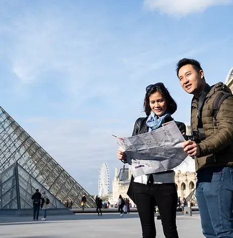 Viaje a París con tu persona favorita para disfrutar de visitas a museos y los mejores sitios emblemáticos de Francia.