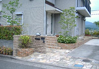 門の撤去とタイルの張替工事