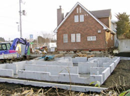 移設中の2×4住宅