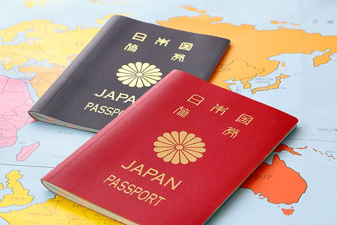 パスポートと地図