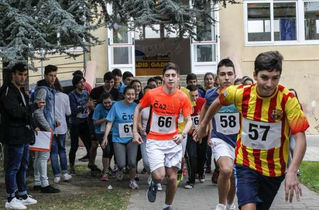 Alumnos del IES Rafael Puga Ramón organizan una carrera solidaria