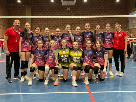 El cadete rojo femenino, brillante subcampeón y rumbo a Llanes