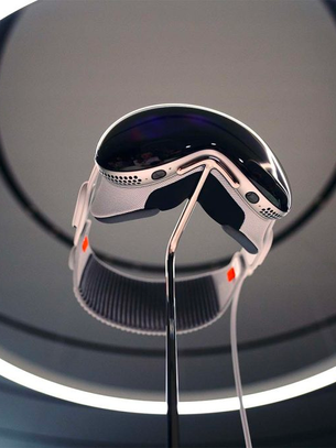 Meta aspires to become the 'Android' of the AR/VR industry, seeking a resurgence with the Vision Pro to revitalize its presence in the metaverse.