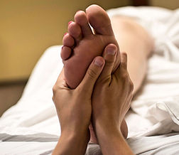 réflexologie et massage des pieds.jpg