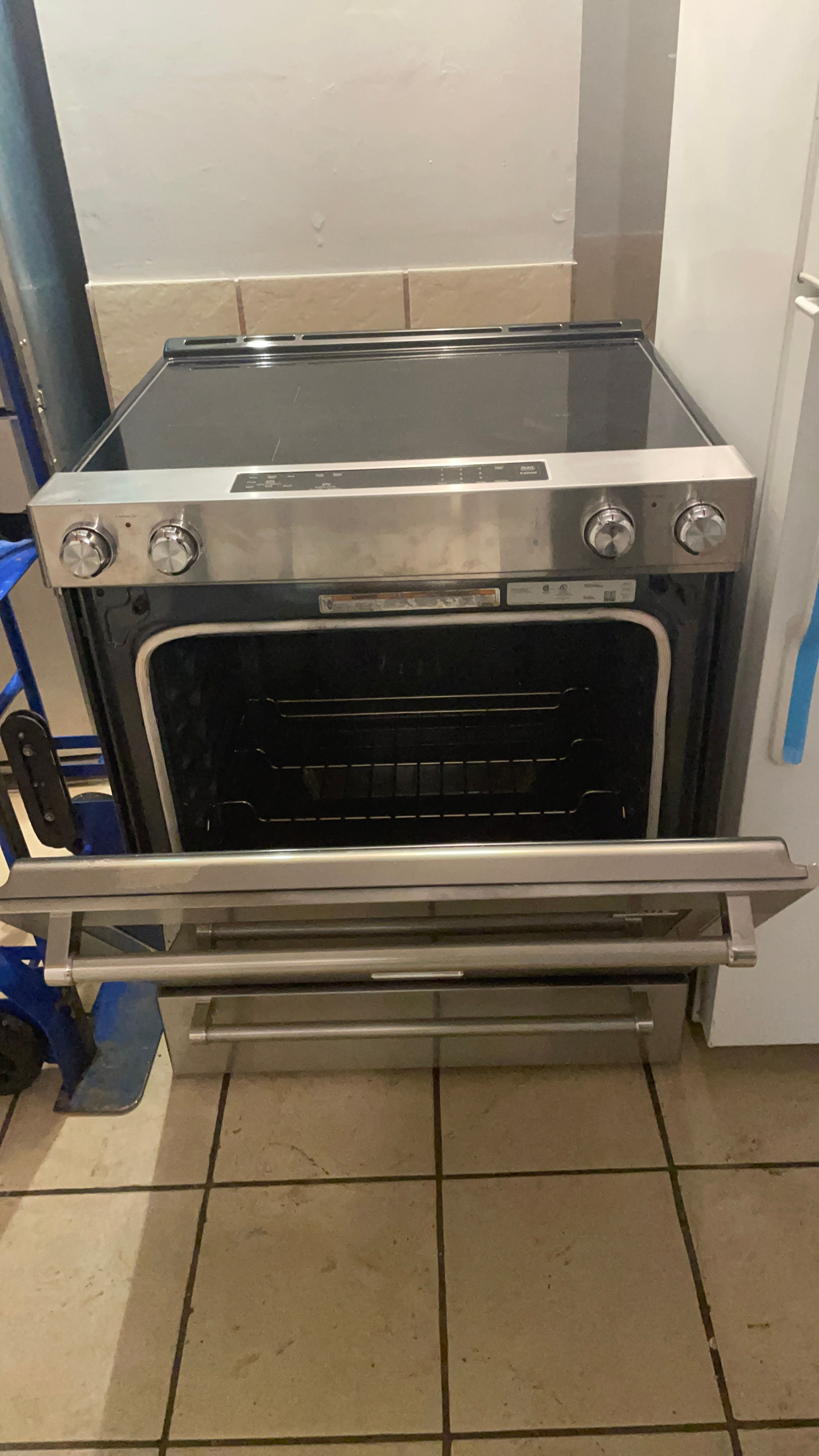 Used 30 inch KitchenAid Convection electric slide-in range Model#YKSEG700ESS2 