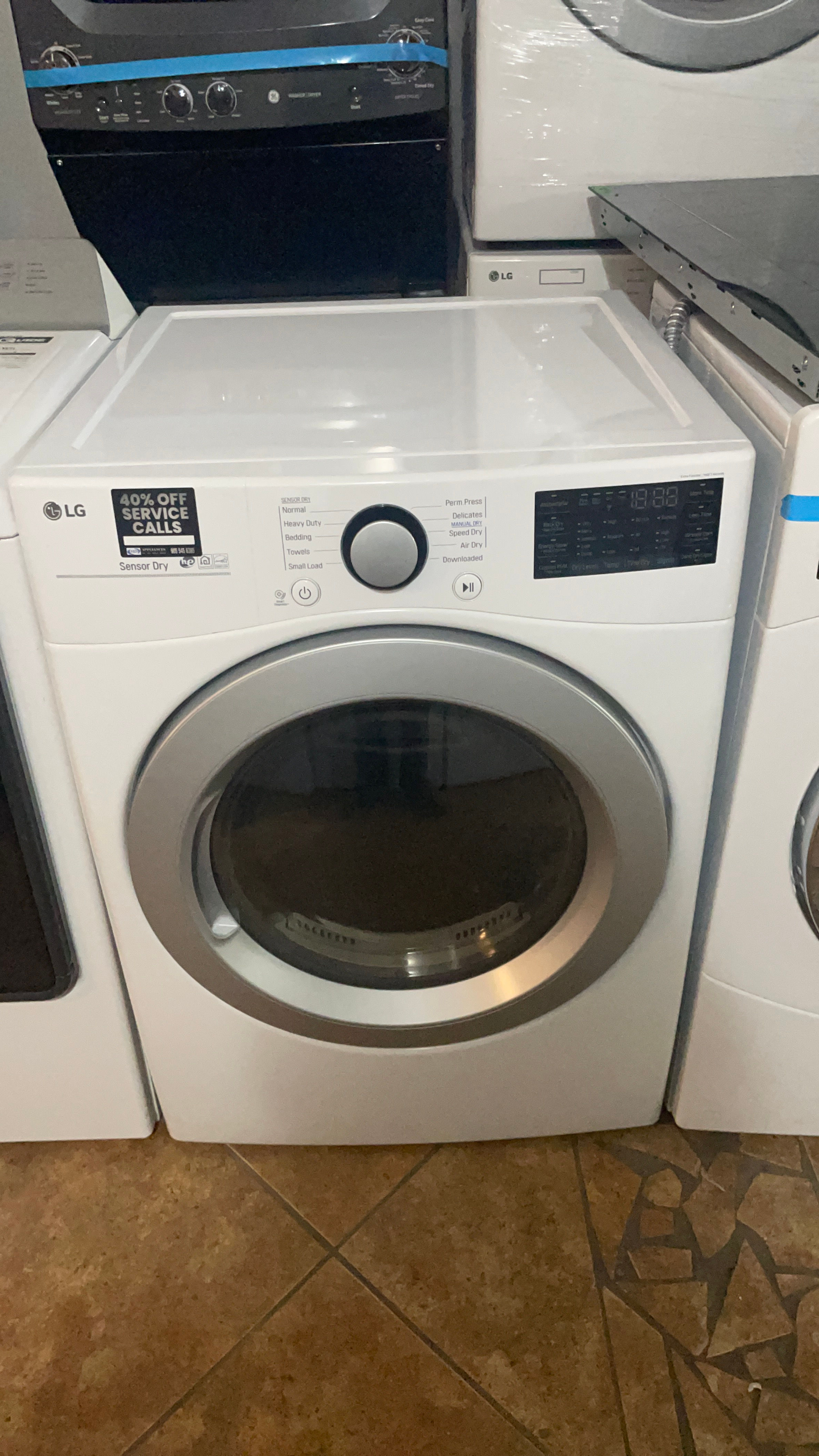 Used 27 inch LG White electric dryer Model#DLE3500W 
