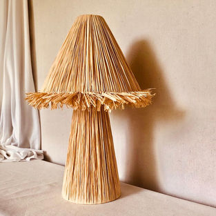 Tiki Tiki natural raffia lamp