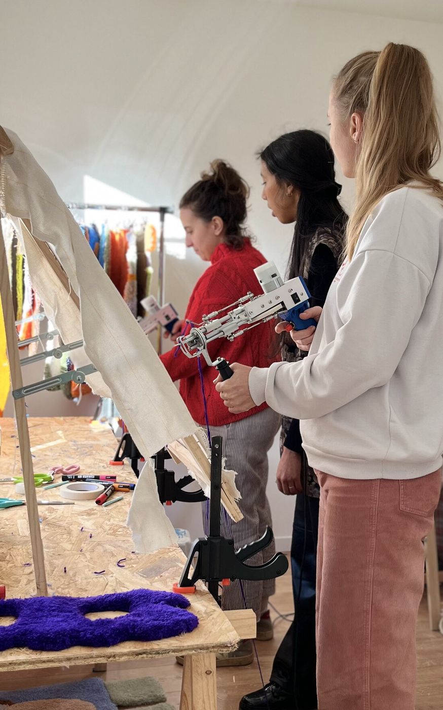 Idée cadeau originale à Lorient : offrez un atelier tufting pour Noël