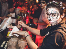 LÊN KẾ HOẠCH CHO BUỔI TIỆC HALLOWEEN