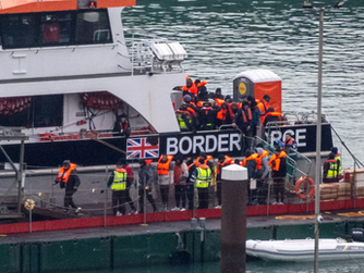 UK to grant refugees 30 months of protection under new policy