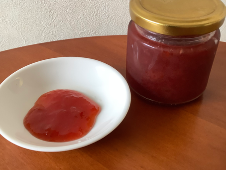 赤い梅ジャム