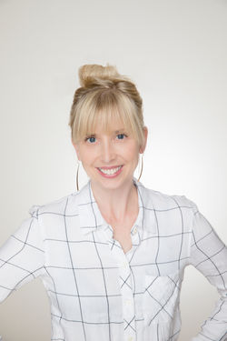 Nina Barr Headshot (14 of 17)