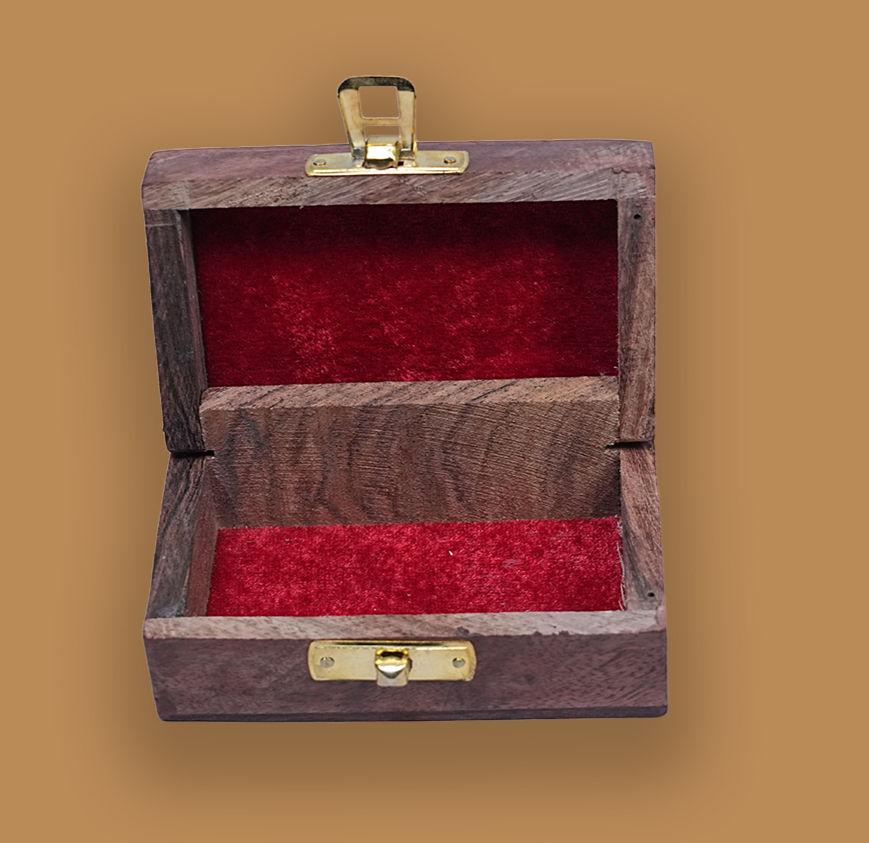 Thumbnail: Wooden Box