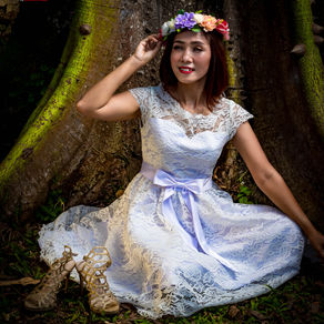 SENYUMIN AJA