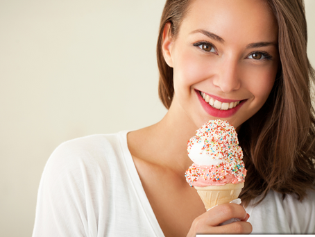 O excesso de alimentos açucarados e ácidos sobre os dentes