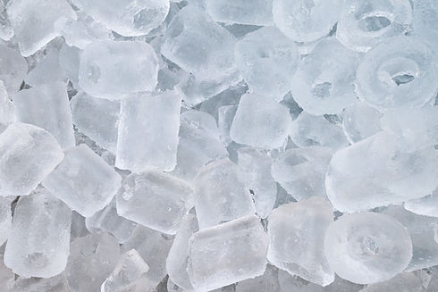 pile-of-frozen-clear-ice-cubes-close-up-2026-03-24-21-37-51-utc.jpg
