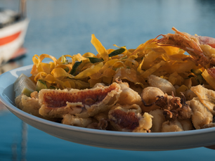 Ristorante di pesce Club Nautico Savona affacciato sulla Darsena