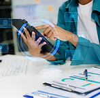 Säljchef som jobbar med AI för att förbättra försäljningen. 