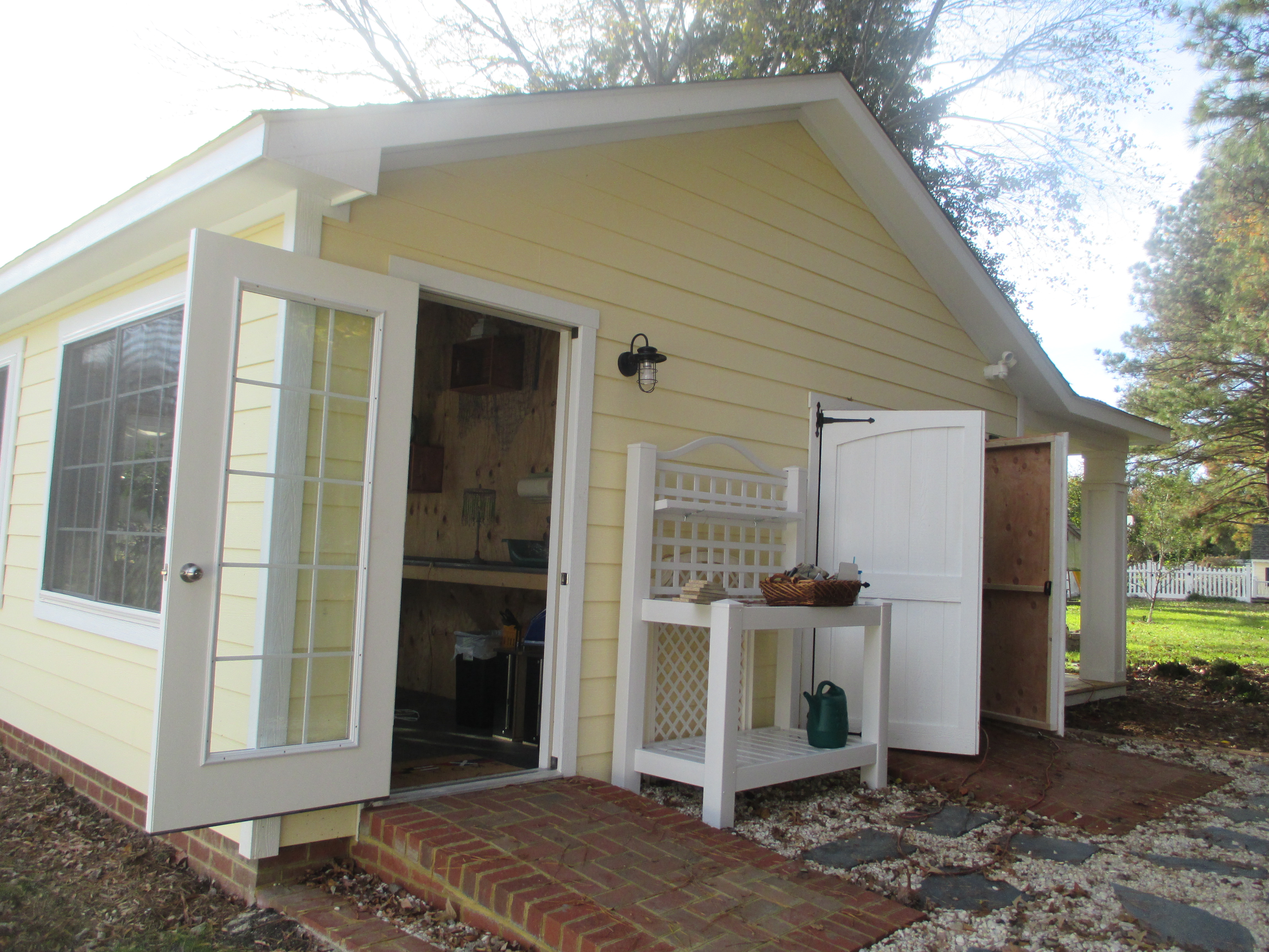 amazon.com: rubbermaid plastic small outdoor storage shed